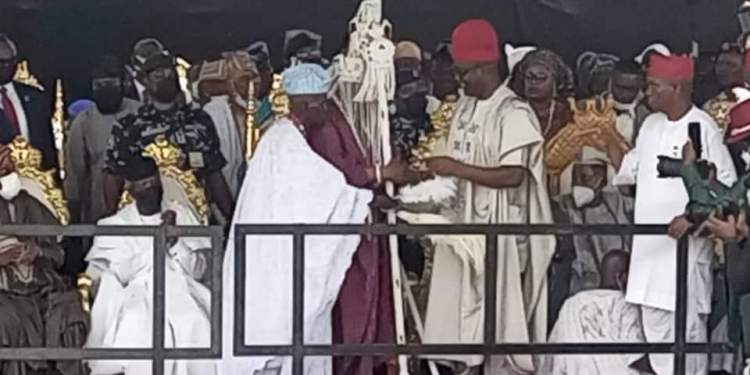 Makinde Presents Staff of Office to the 42nd Olubadan